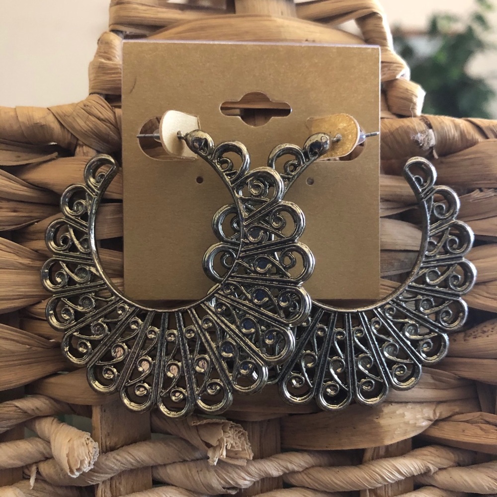 Vintage aged gold tone filigree hoop earrings